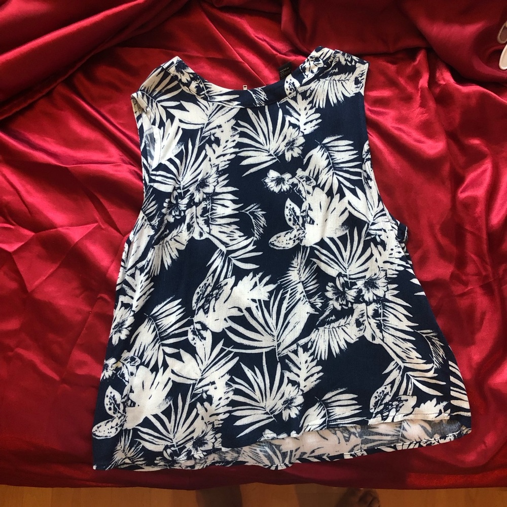 cropped tank top